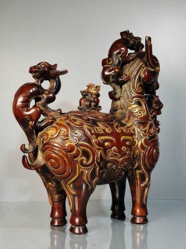 Auspicious animal ornament made of copper and gold - Image 6
